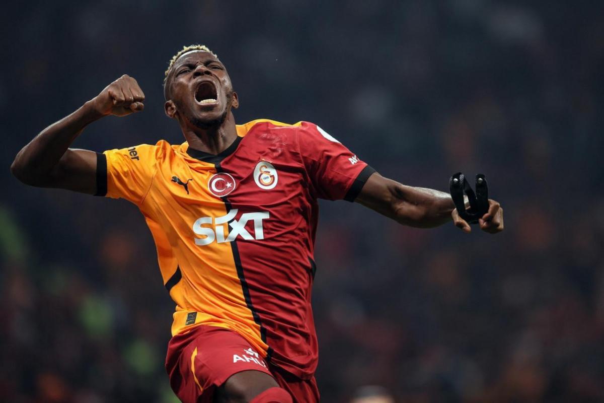 Victor Osimhen in Galatasaray colours amid reports of the club's latest transfer plans